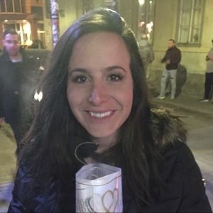 Meet your Posher, Lauren